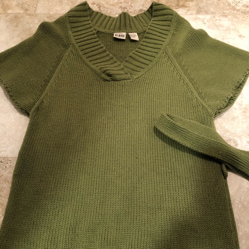 Tunic-length short-sleeve sweater